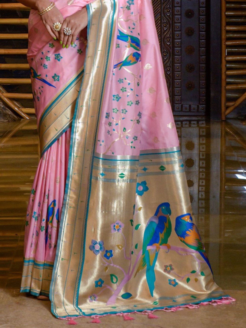Taffy Pink Woven Paithani saree