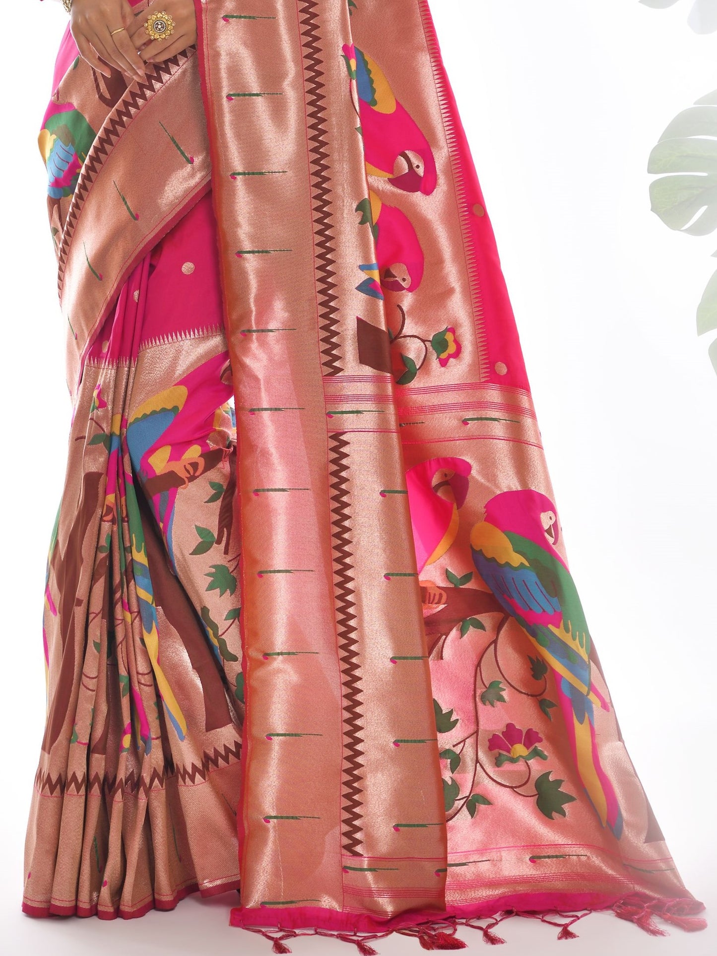 Rani Pink Woven Paithani Saree