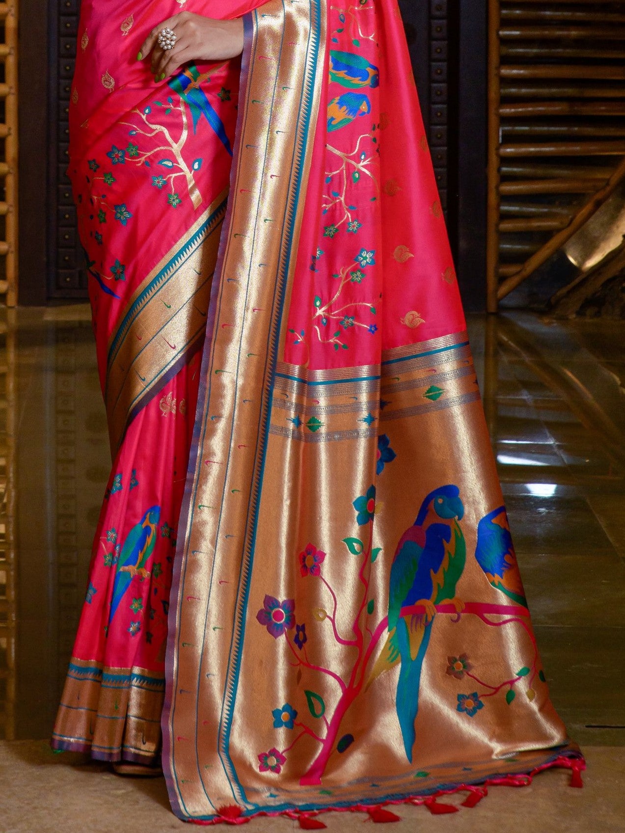 Rani Pink Woven Paithani Saree