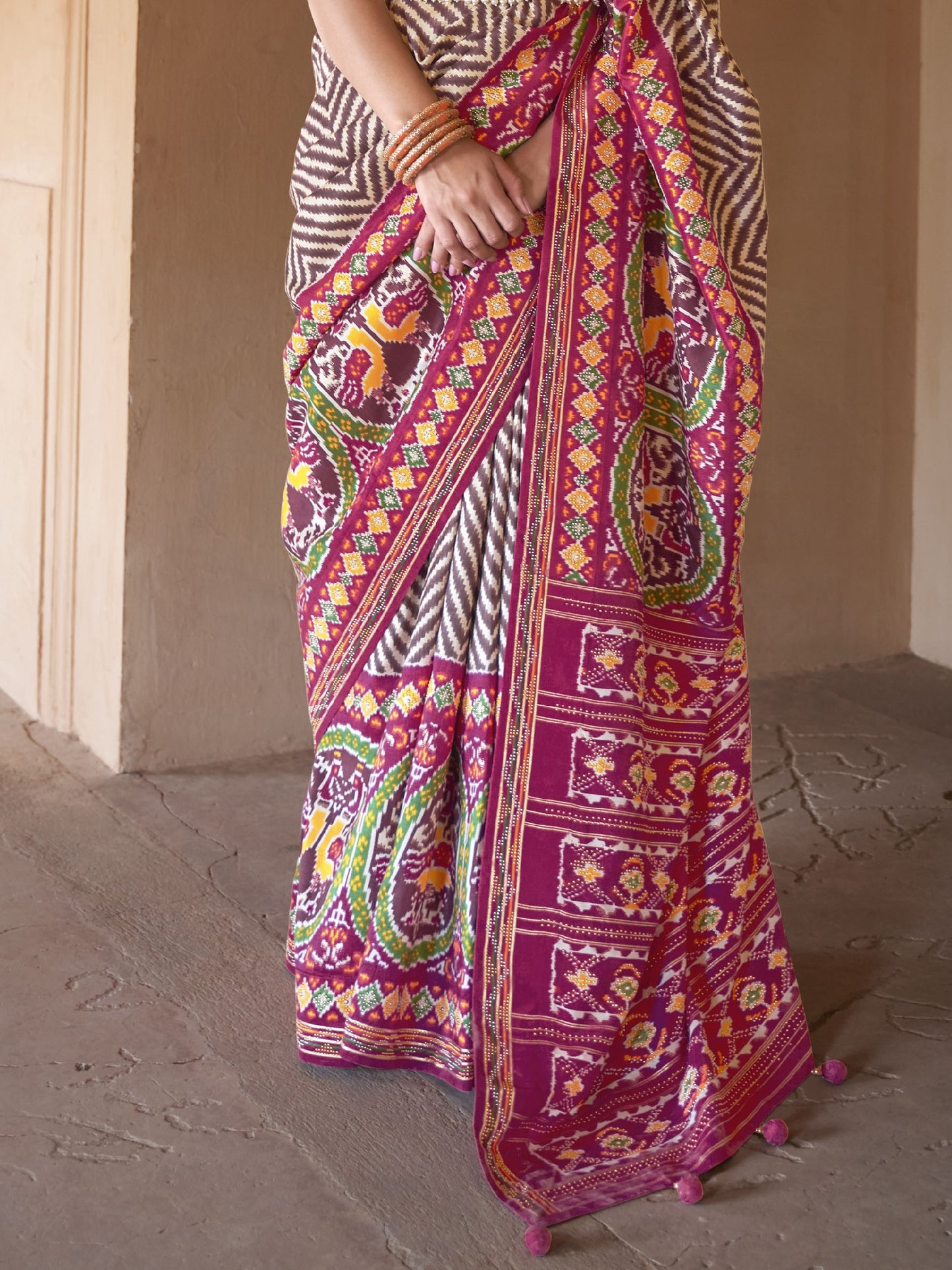 Magnum Magenta Patola Saree