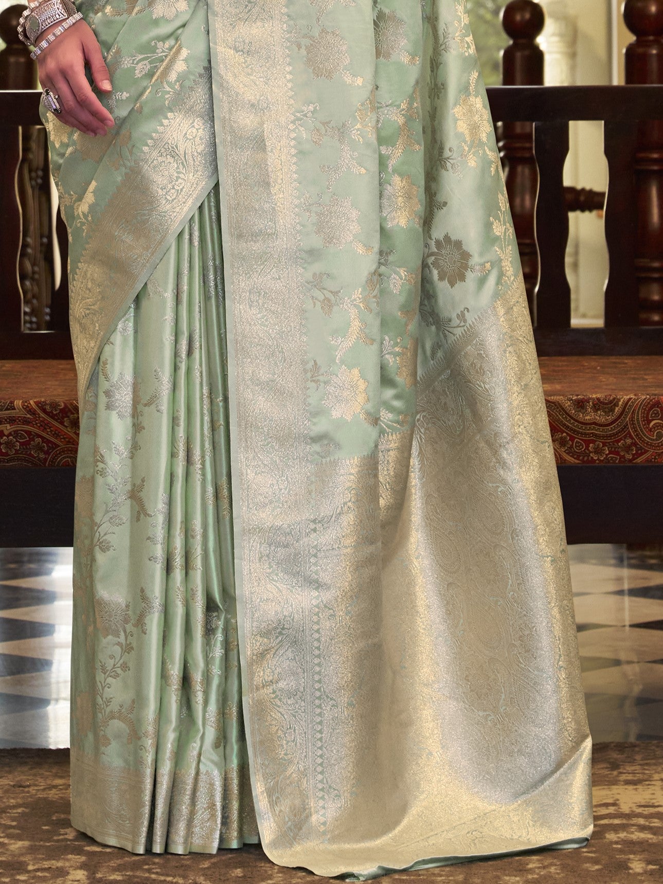Unique Green Woven Banarasi Satin Silk Saree