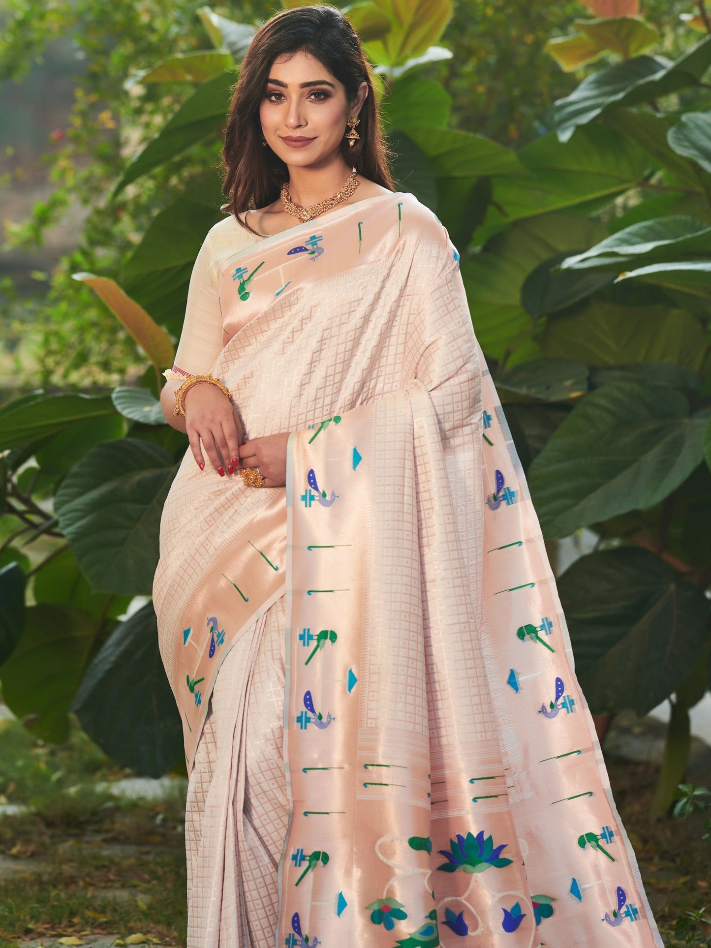 Pearl White Paithani saree