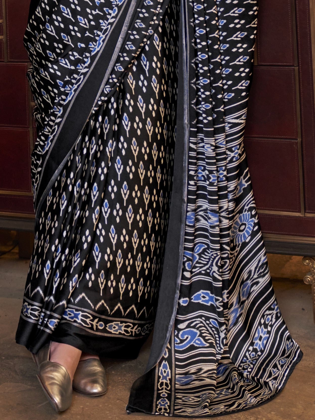 black saree