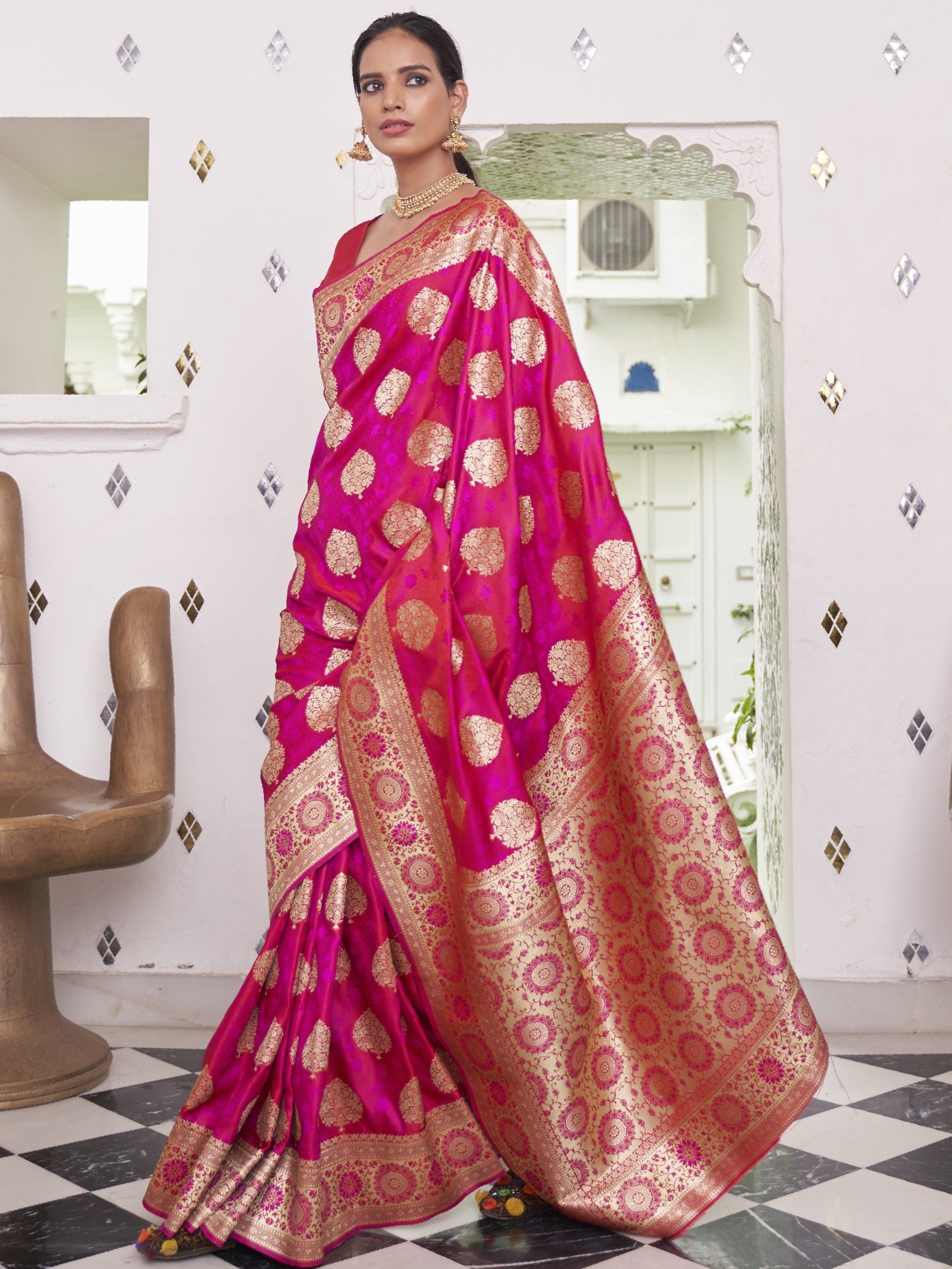 Vedant Vastram Banarasi & Kanjeevaram Sari en soie pour femme (bleu marine), Magenta Vedant Vastram Banarasi & Kanjeevaram Sari en soie pour femme (bleu marine), Magenta