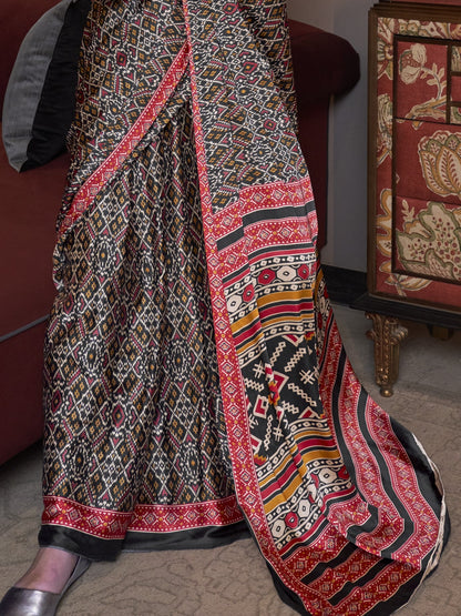 black saree for farewell