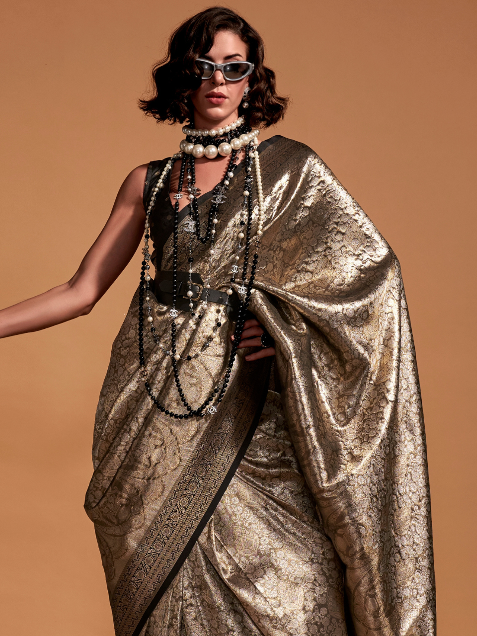 Glowing Black Woven Kanjivaram Silk Saree