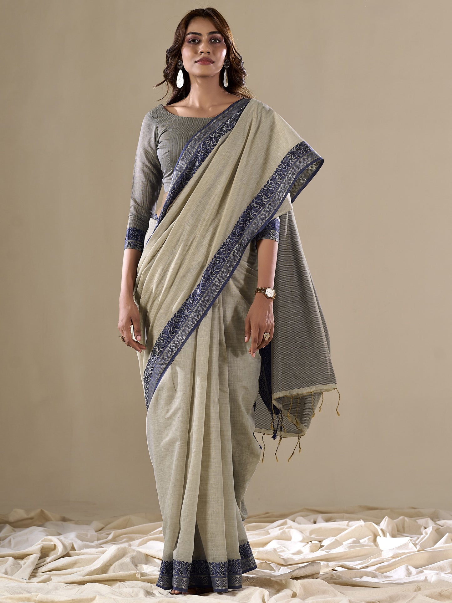 Ash Gray Handloom Cotton Saree