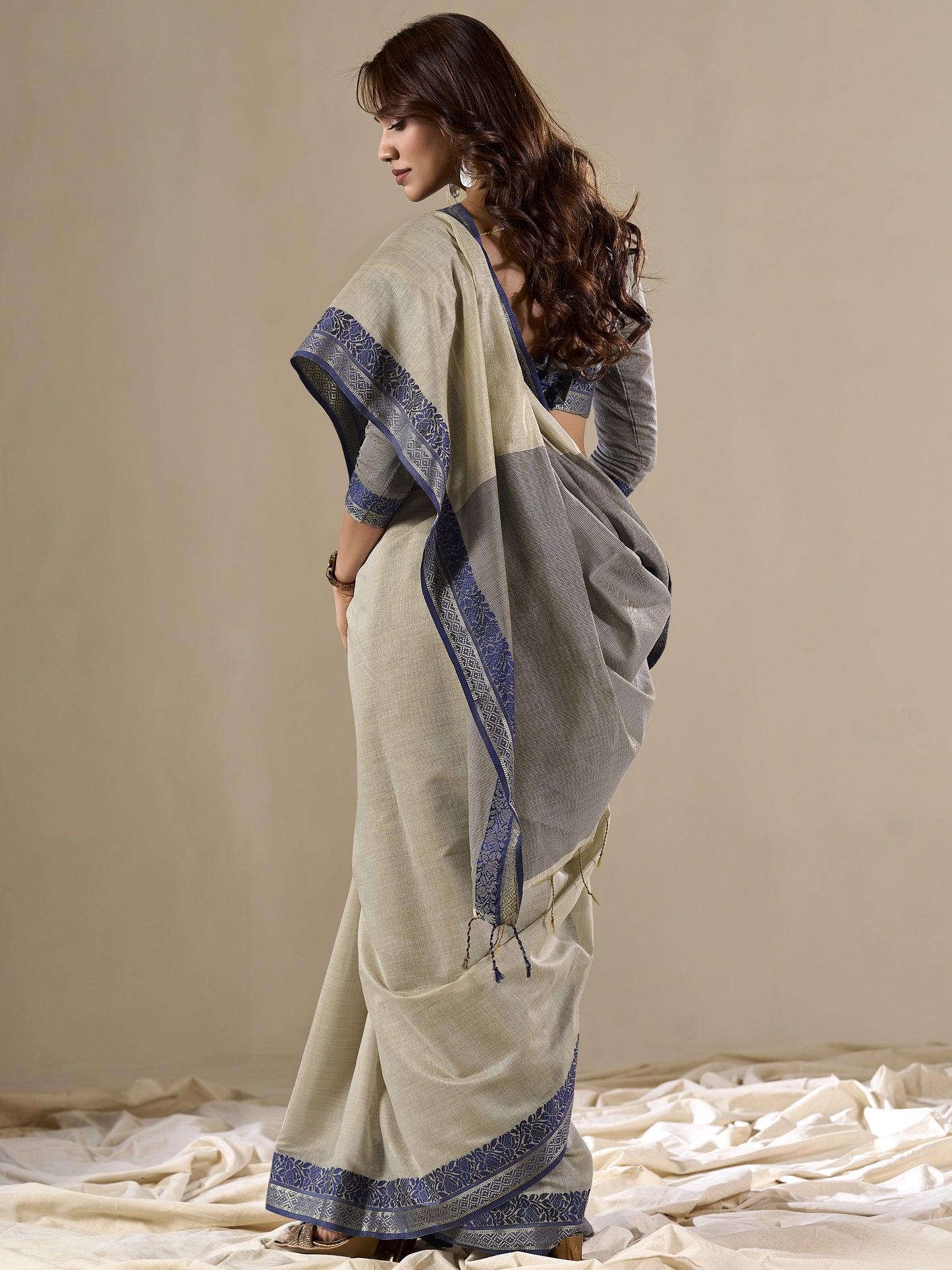 Ash Gray Handloom Cotton Saree