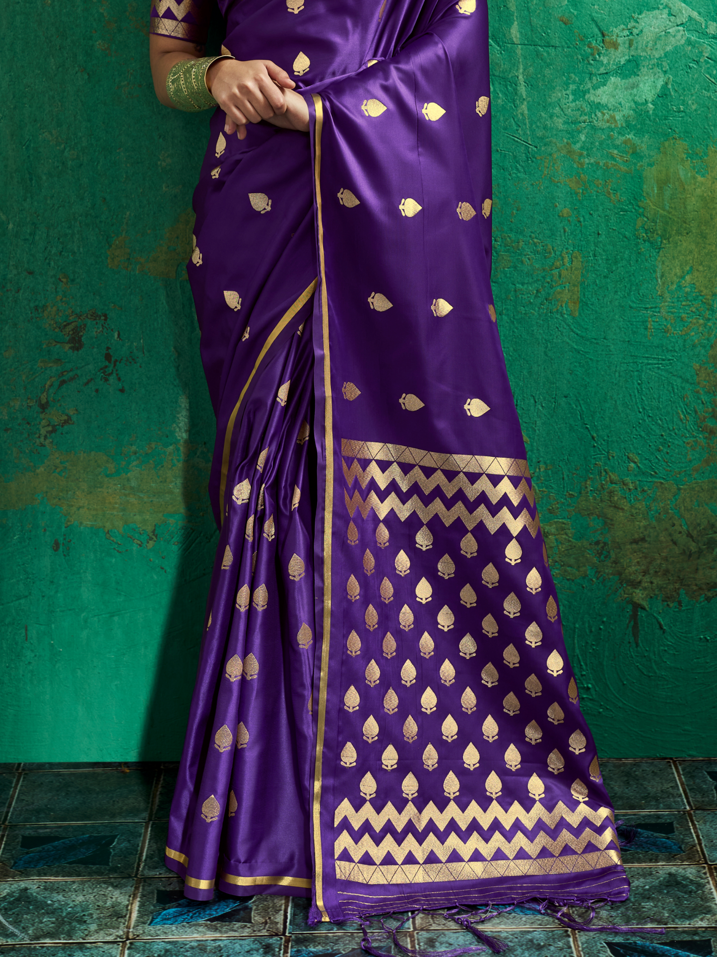 Grape Violet Woven Banarasi Satin Silk Saree