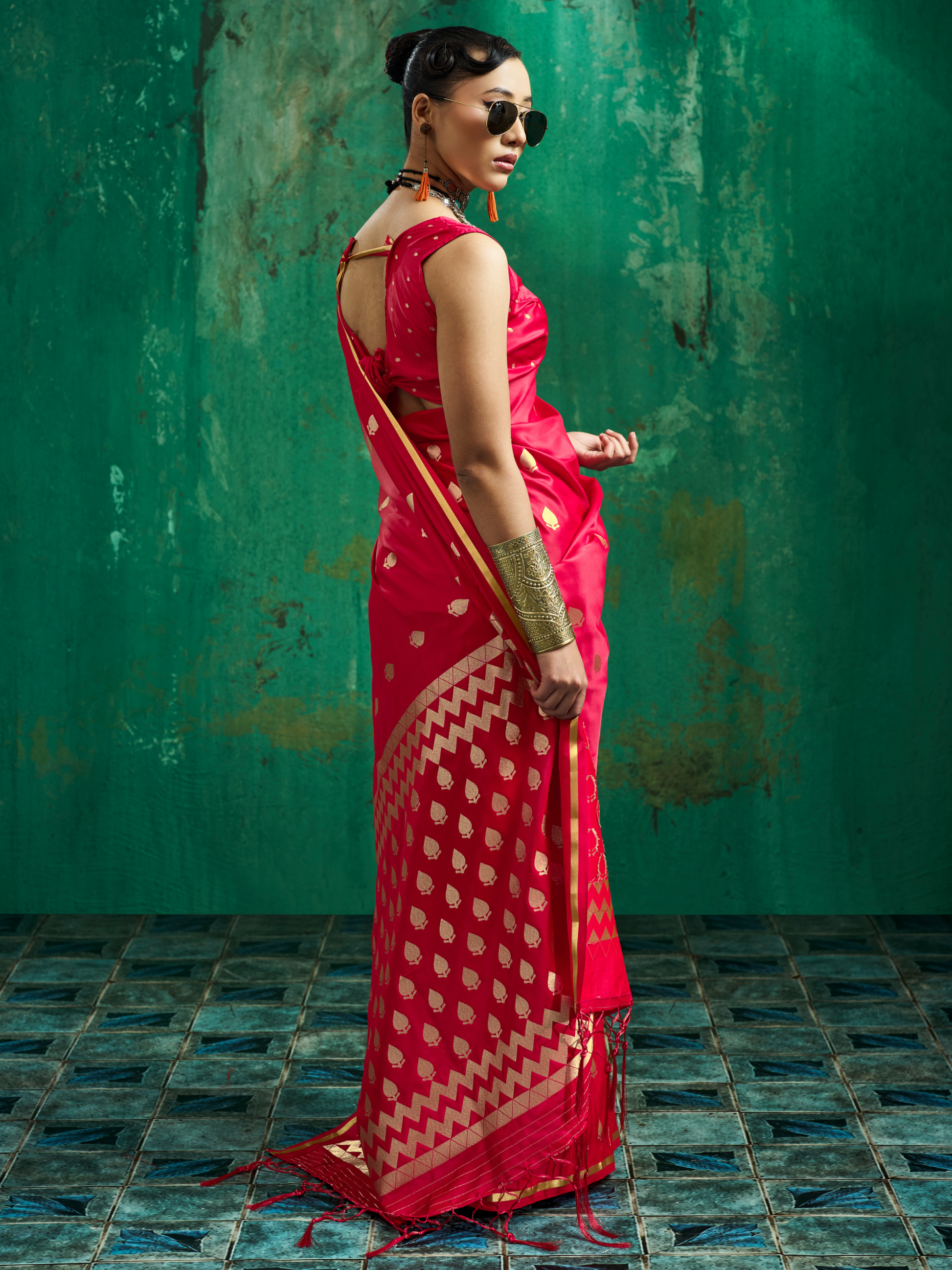 red saree look