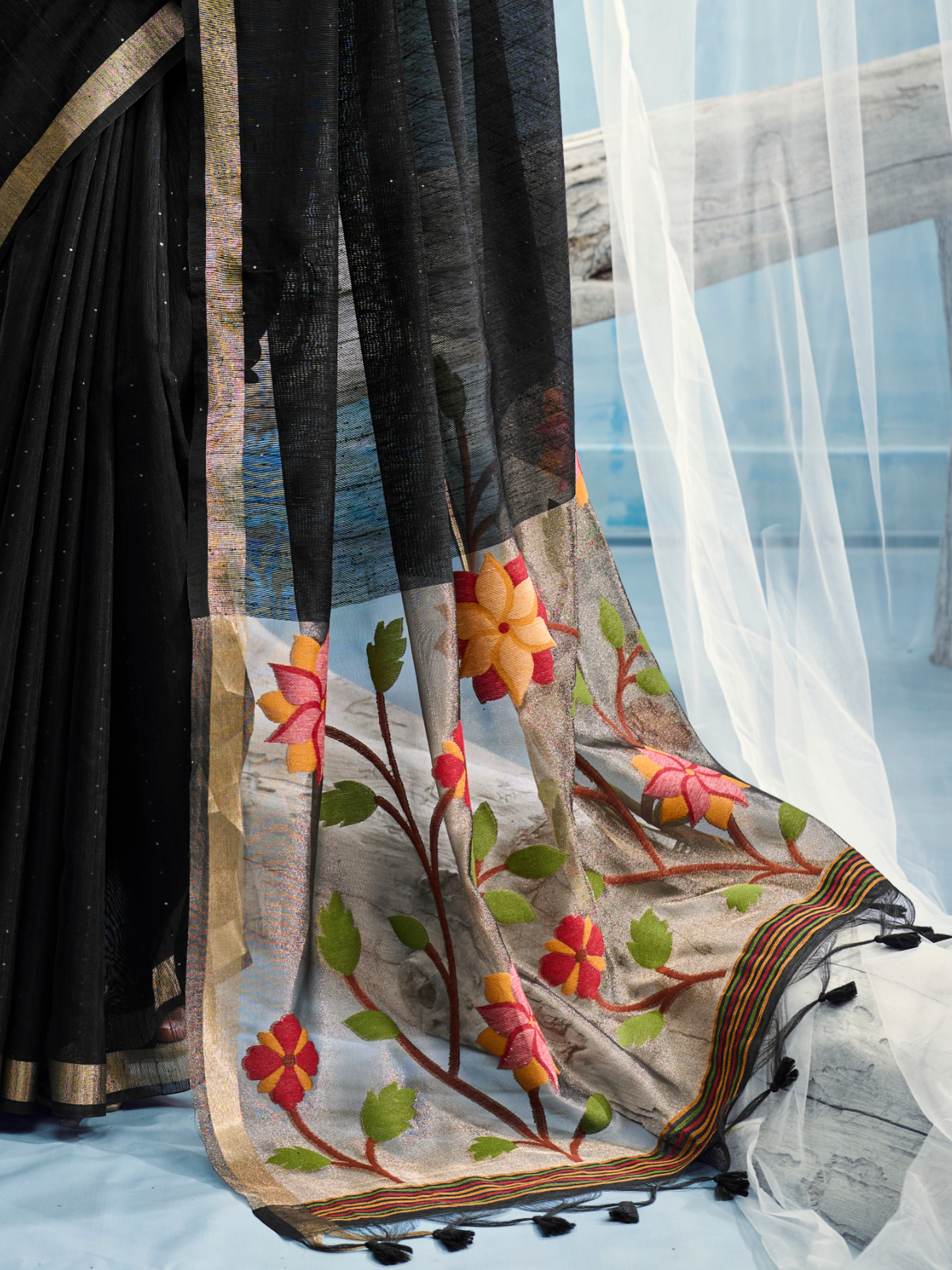 Ink Black Munga Silk Handloom Saree