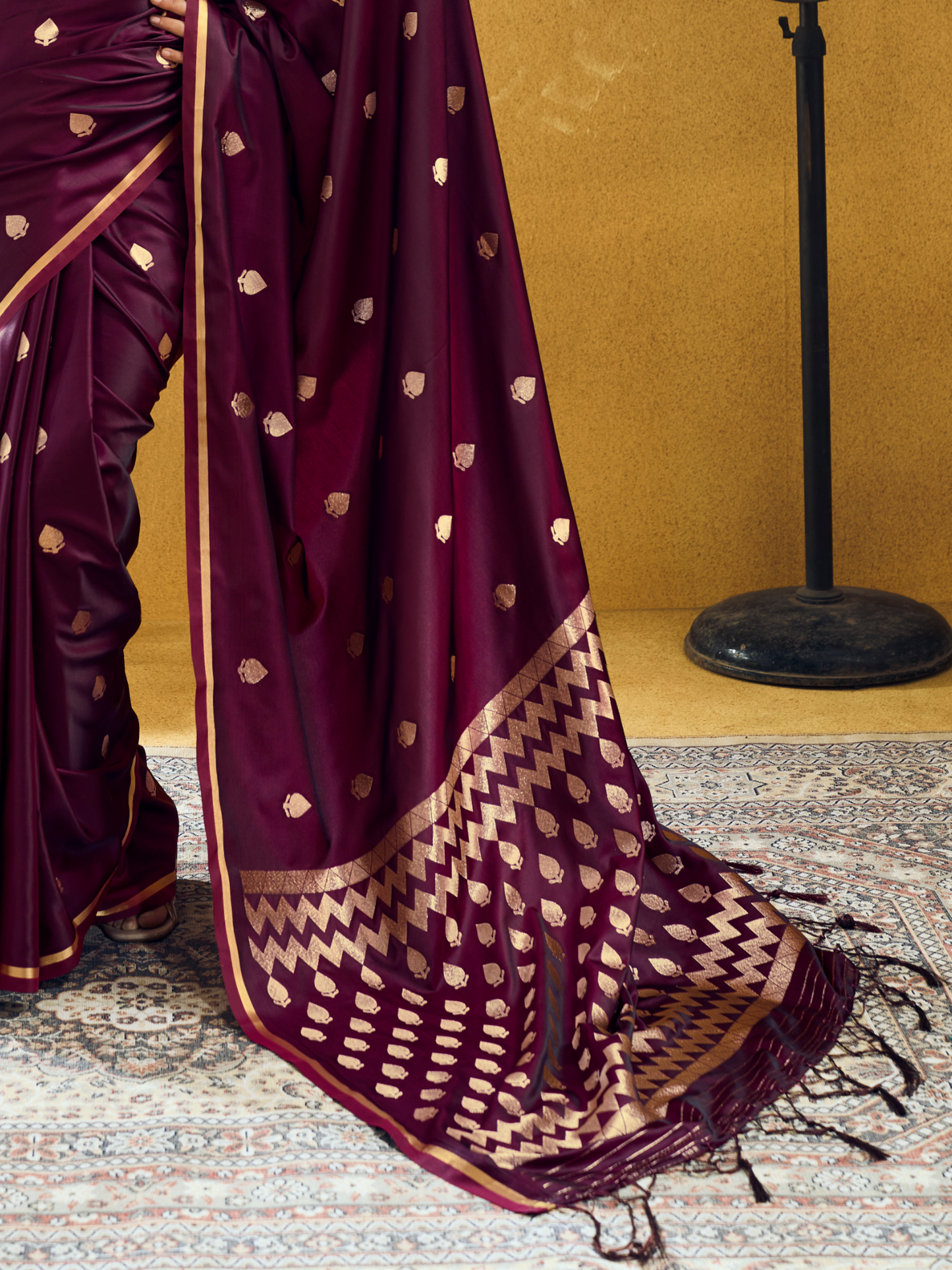 silk saree jari pallu design