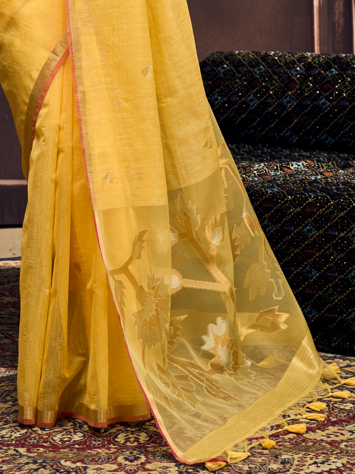 yellow pallu 