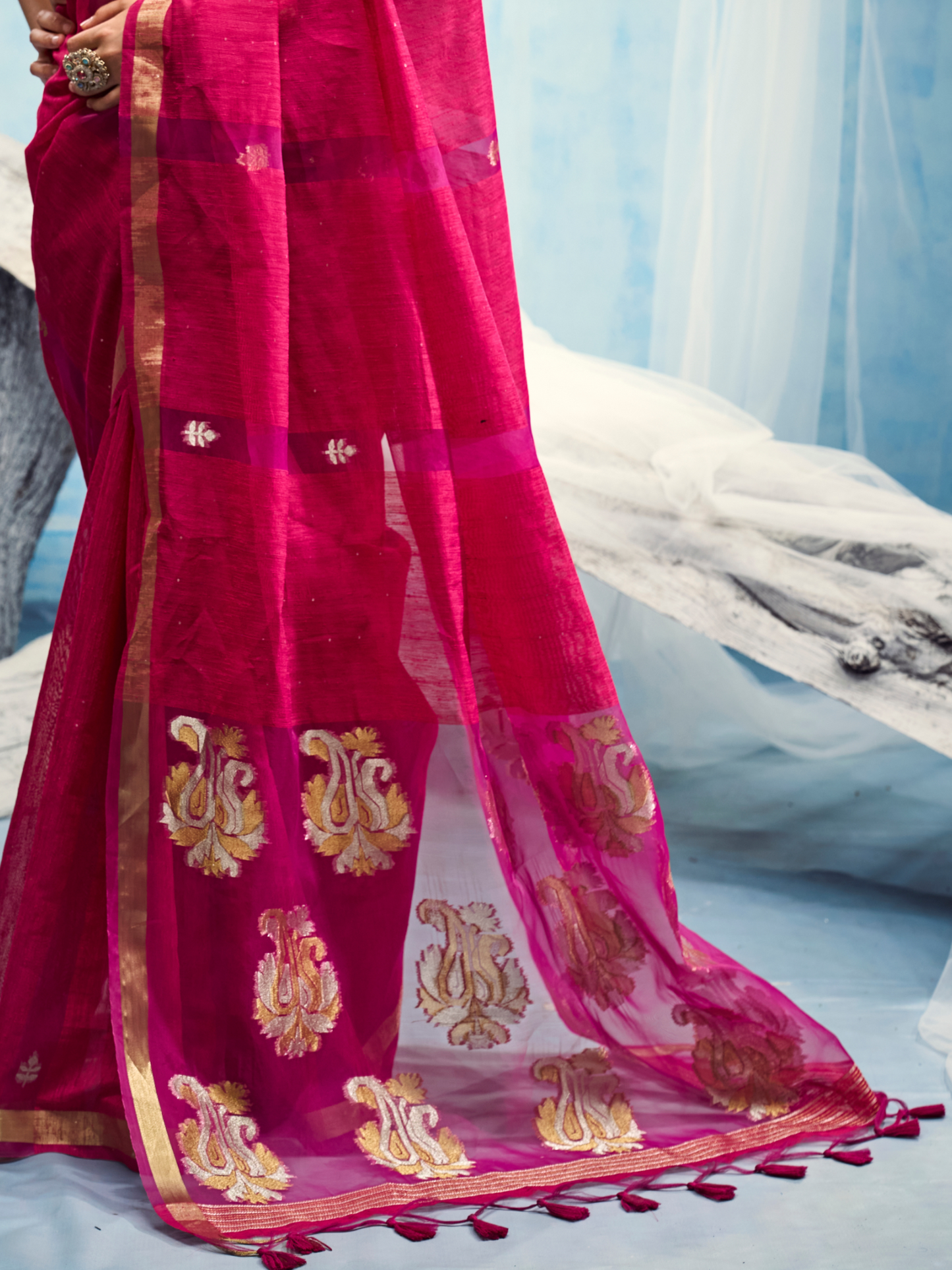 Magenta Pink Munga Silk Handloom Saree